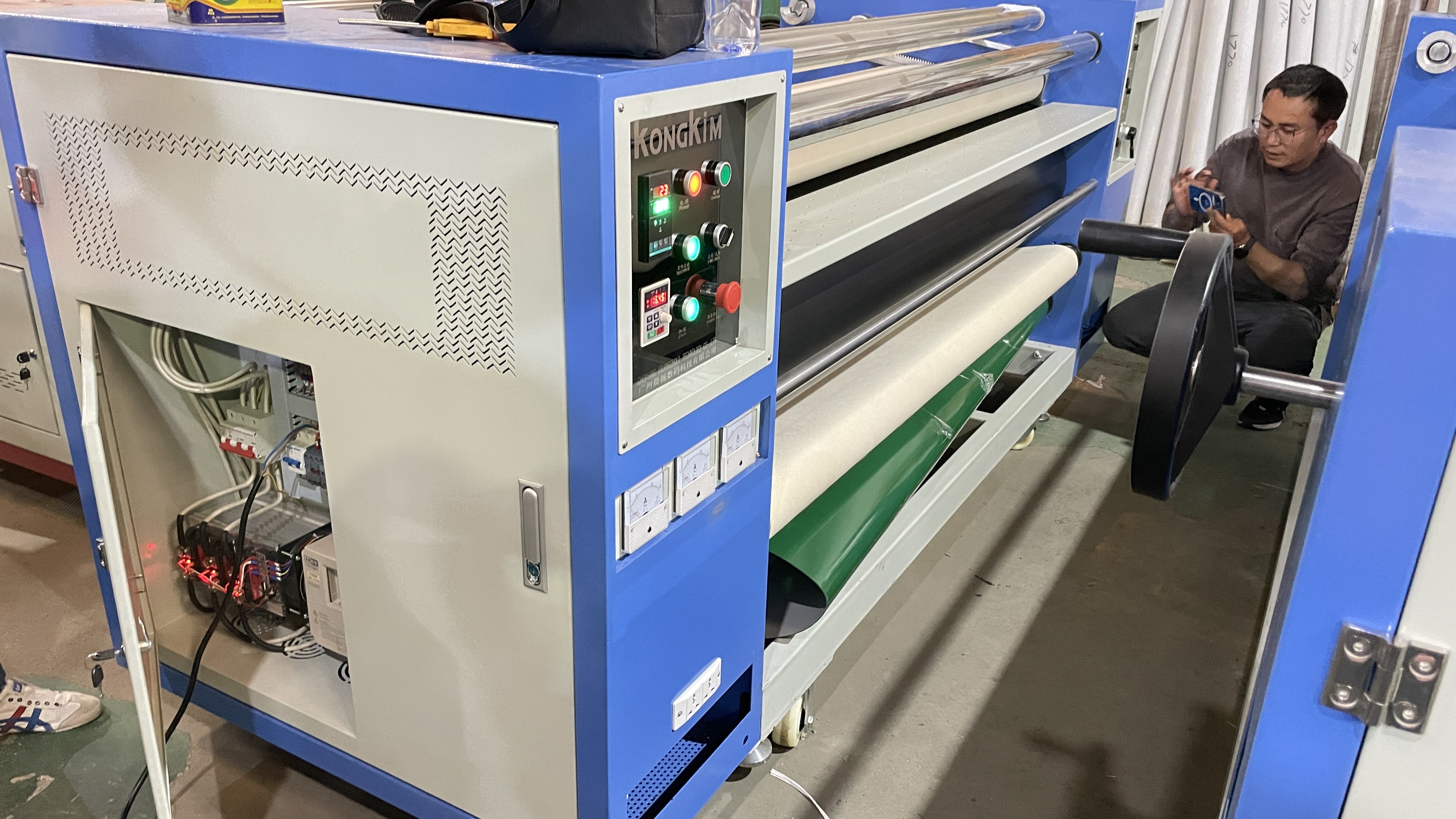 roll to roll heater